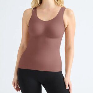 BNWT KNIX LuxeLift Scoop Neck Tank, Sola